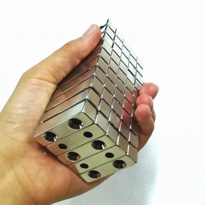 10000 Gauss Rare Earth Super Strong Block Neodymium Magnet 30mm With Countersunk  Holes For Sale